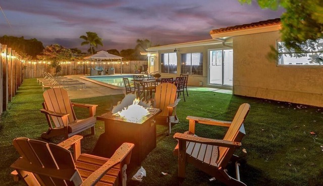 Modern 4 Bedroom with Heated Pool and Gameroom Dog Friendly in Deerfield Beach