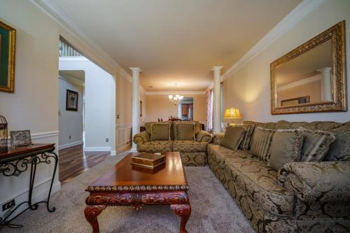 Modern 5BR Retreat with Office Fully Furnished