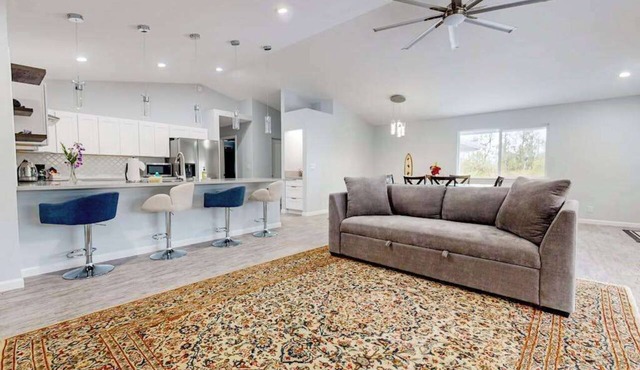 Modern Dog-Friendly Keaau Oasis on 2 Acres with Patio & W/D