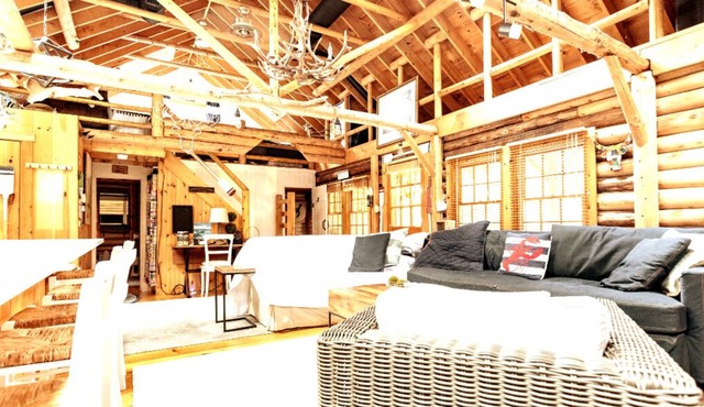 Modern Log Cabin with 100 years History ~~