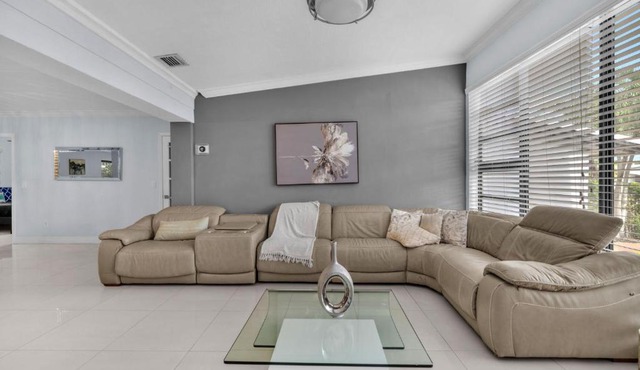 Modern Miami Oversized 3 Bedroom in Central Location in Miami