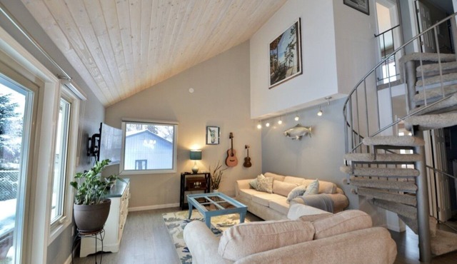 Modern & Unique South Anchorage Home