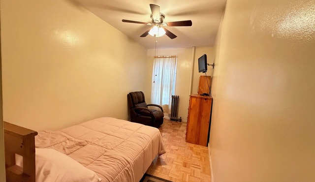 Move-In Ready 2BR Apartment – Clean, Cozy & Conveniently Located in Brooklyn