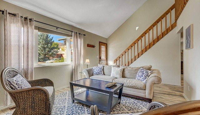 NEW! Centrally located I Garden of the Gods I Pets