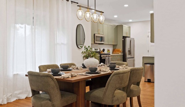 New Elmhurst Gem|Sleeps 10|Game Room|Near City Ctr