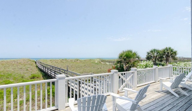 Newly Remodeled Pet Friendly Oceanfront Condo in Carolina Beach