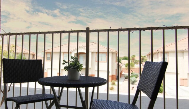 Newly Renovated Sparkling Springs by J and Amy BL990802