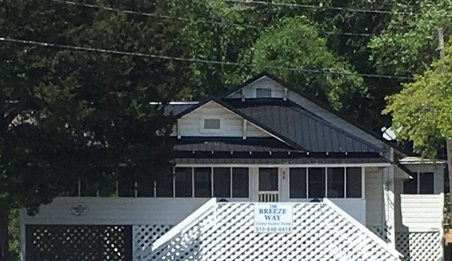 Nostalgic Cottage-Best Porch View in OD! Steps to the Beach & Main Street in North Myrtle Beach