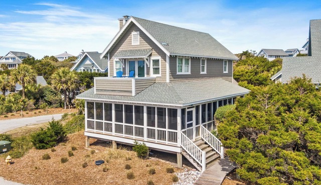 Ocean Front Sleeps 6 Steps to Beach Renovated to New 5 Star Home BHI Club