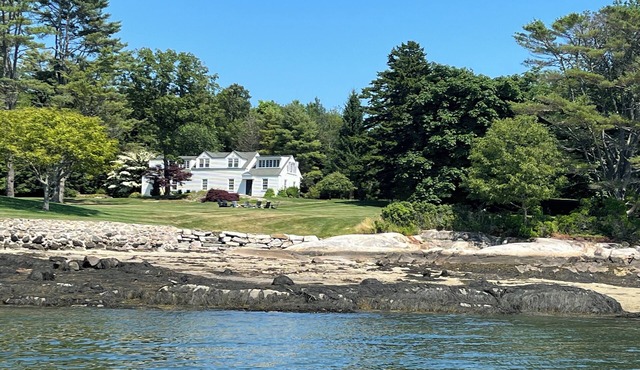 Oceanfront cottage Barters Island, Boothbay, ME