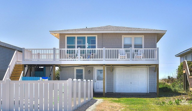 Oceanfront. Heated Saltwater Pool. Perfect For A Small Family.