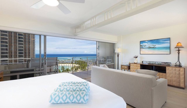 Oceanfront Retreat at the Ilikai! Your island escape await!