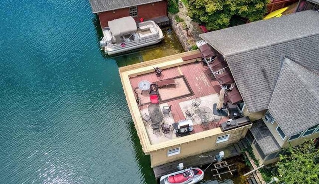 On The Lake - Guest House