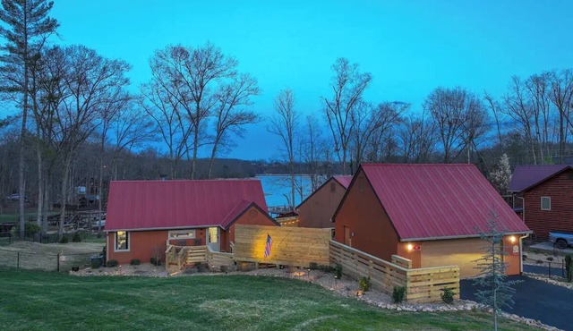 One Pointe Luxury Lake Retreat – 4BR/4BA Comfort & Style in Johnson City