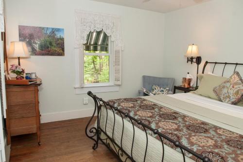 Orchard Inn in Saluda