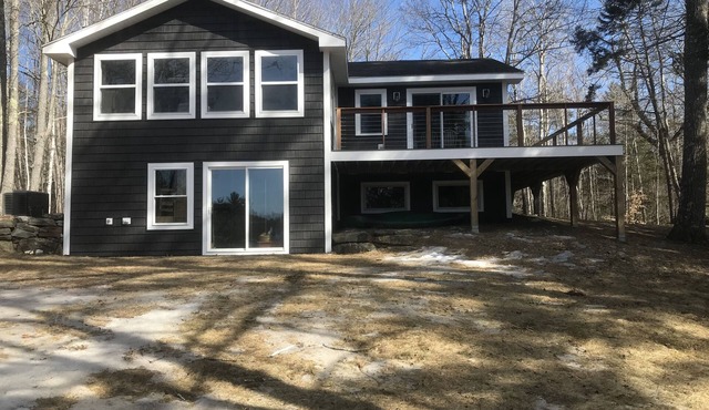 “Otter Getaway” Cozy Damariscotta Lake Year Round Cottage