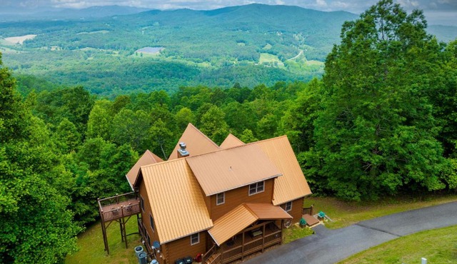 Outlaw Mountain Lodge: Fire Pit & Panoramic Views!