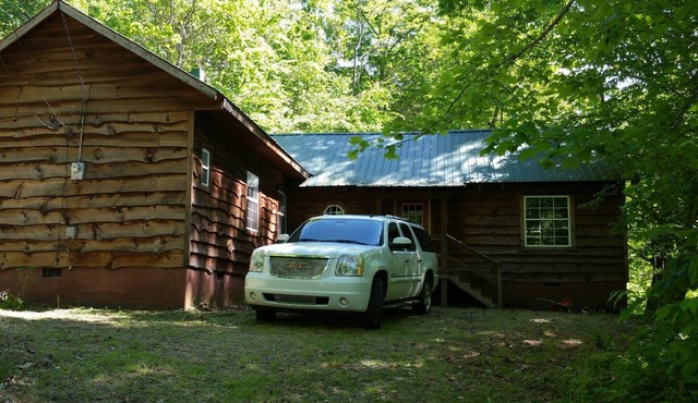 Peaceful Cabin Nestled On A Ridge In The Blue Ridge Mountains At Cattail Creek