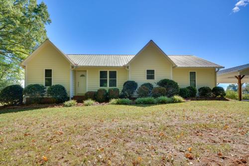 Peaceful & Convenient Country Retreat in Lexington in Lexington
