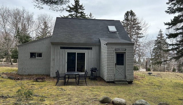 Peaceful Cottage with Ocean Access