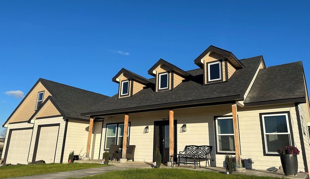 Peaceful countryside 2 Br new house near wineries! in Walla Walla