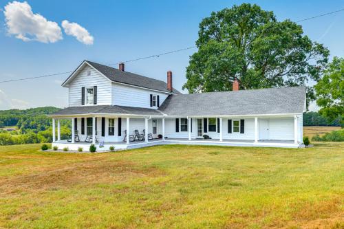 Peaceful Lenoir Home w/Valley & Mountain Views!