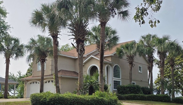 Perdido Bay 4BR Waterfront House WITH A DOCK AND WHITE SANDS IN THE BACKYARD!