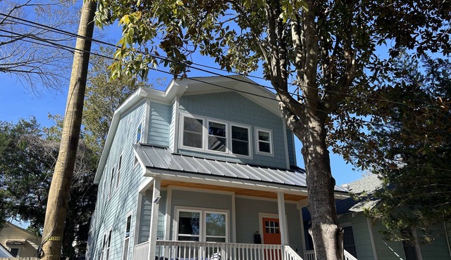 Pet Freindly Home in historic Downtown Wilmington with fenced yard