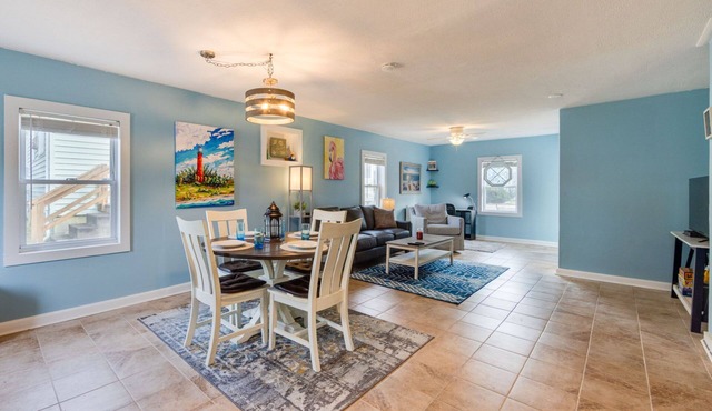 Pet Friendly - 2 Minute Walk to Beach - Updated and Modernized Spotless Clean in Kill Devil Hills