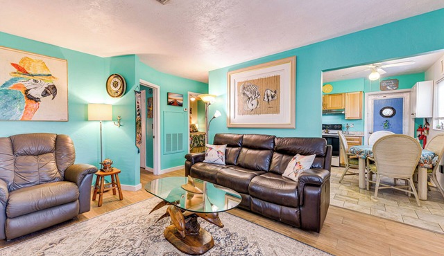 Pet-friendly Bradenton Home 1.5 Mi to Cortez Beach in Bradenton