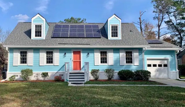 Pet Friendly Spacious 4BR Family Home Near Magnolia & Middleton Place, Sleeps 10 in Charleston