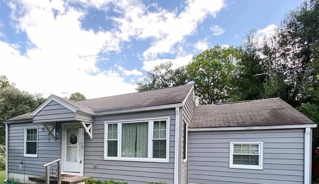 Pet friendly 2 bedroom, pool, fenced yard near Chattanooga in Chattanooga Valley