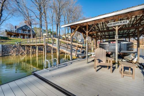 Private Boat Dock: Troutman Home on the Water!