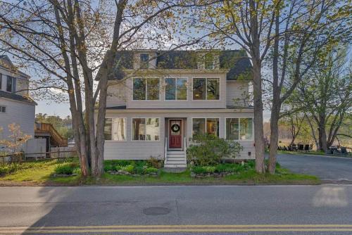 Private Coastal First Floor Residence in the Heart of Ocean Park Maine with Nearby Beach Access in Old Orchard Beach