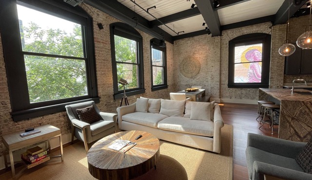 Private Elevator - 2500 SQFT Full Floor - Luxury 3BD/3.5Bath - Grocery/Superdome