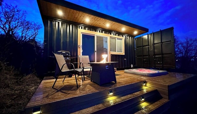 Private Glamping Container Hot Tub Escape Creek Access