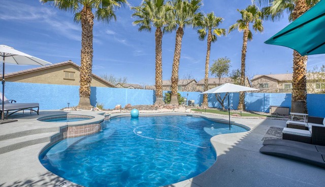 Private Home w/pool, spa, game room & home gym. 15 mins from the Strip.