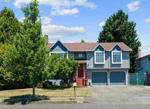 Private level of the house with SPA in Gresham