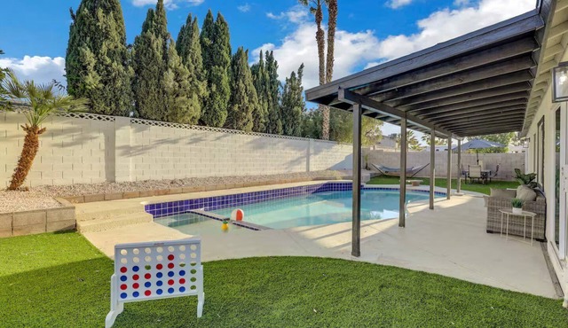 Private Pool & Game Room Near the Las Vegas Strip
