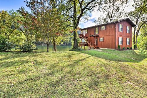 Private Riverfront Home on the White River! in Norfork