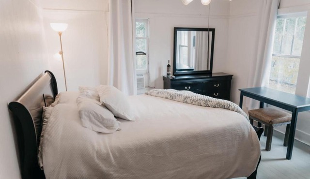 Private Room - Downtown 1BR 1Bath