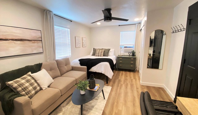 Private Studio Home - Walk to coffee/hospital/park