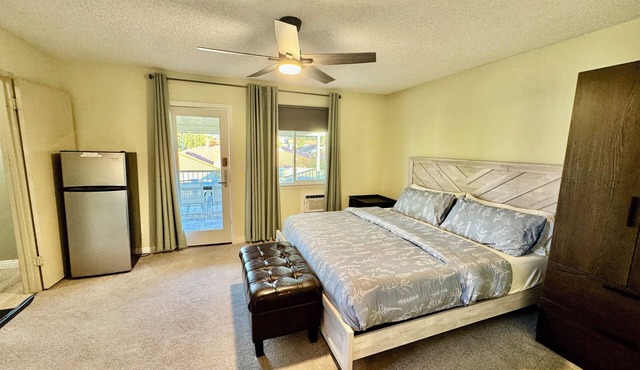 Private studio with beautiful view in Redlands