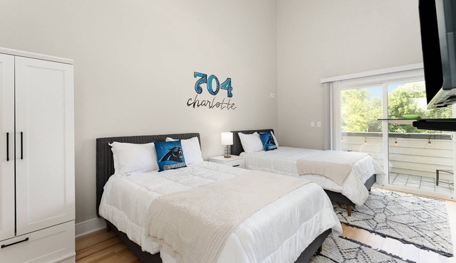 Queen City's Den Uptown | Luxe Home w/Panther's Murals, & 5-Star Location | Walk to BOA | Sleeps 12