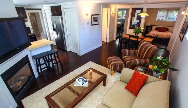 Quiet North Vancouver Suite in North Vancouver