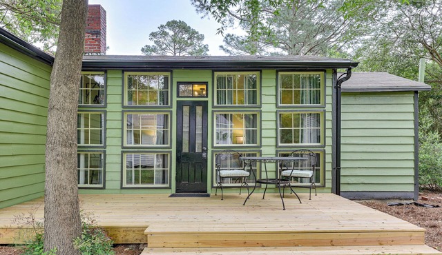 Quiet Tree-Lined Yard & EV Charger: Near I95