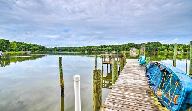 Relaxing Riverfront Cottage w/Boat Dock! in Gloucester