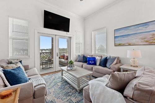 Remarkably Updated 3/2 in Seagrove Highlands - Gulf Views Sleeps 9! in Santa Rosa Beach