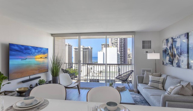 Renovated 1 Bedroom W/Stunning Views, Parking, & Central Air