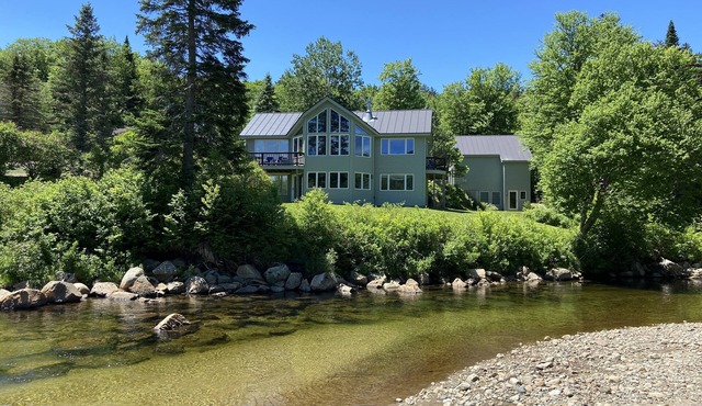Riverfront Home IN Bretton Woods Ski Area RIVER ACCESS, Views, Air Conditioning in Carroll